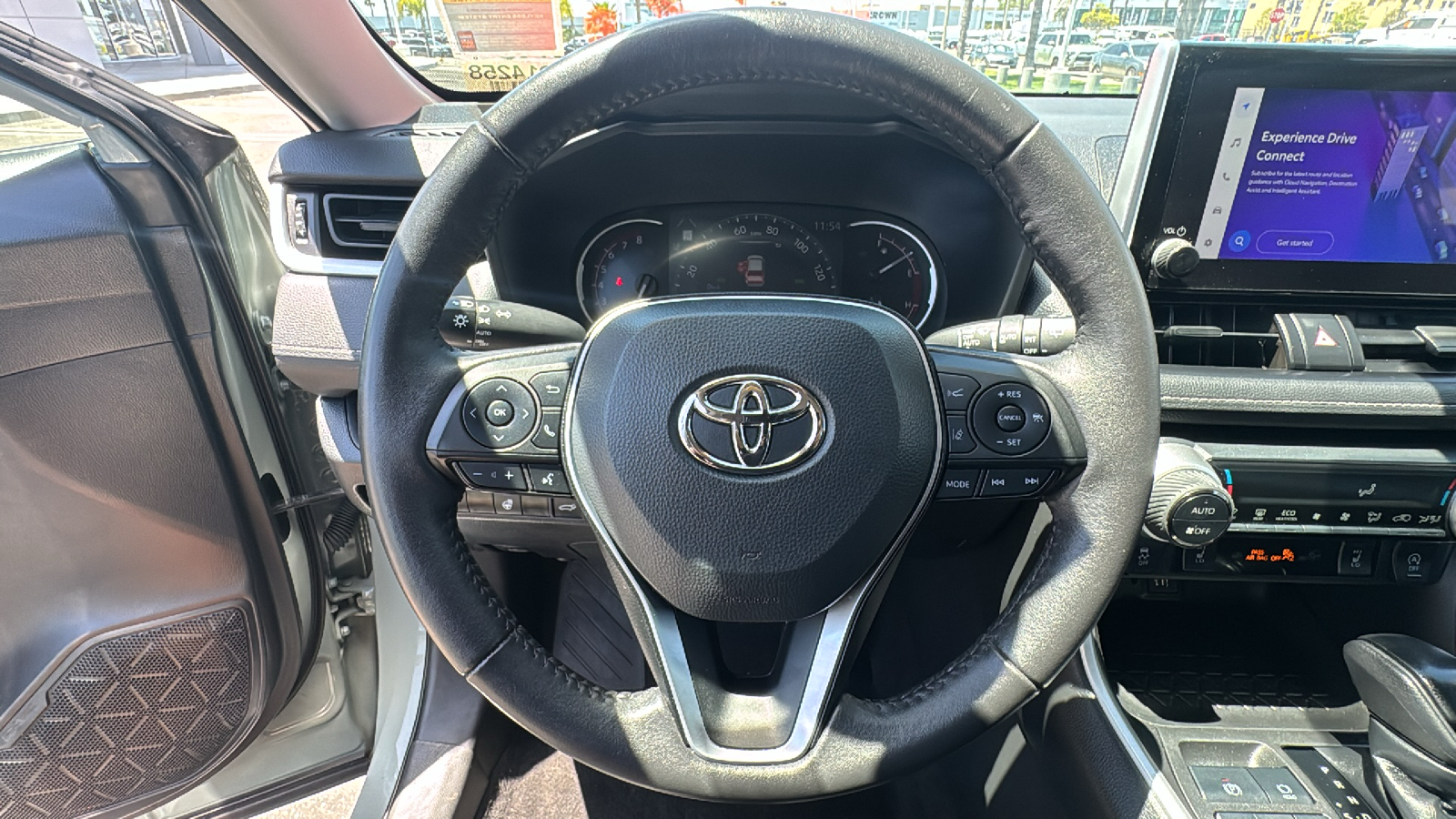 2023 Toyota RAV4 XLE 16