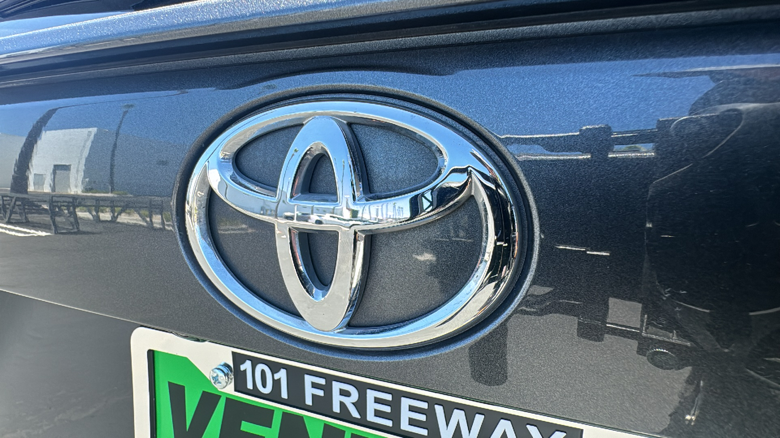 2023 Toyota RAV4 LE 27