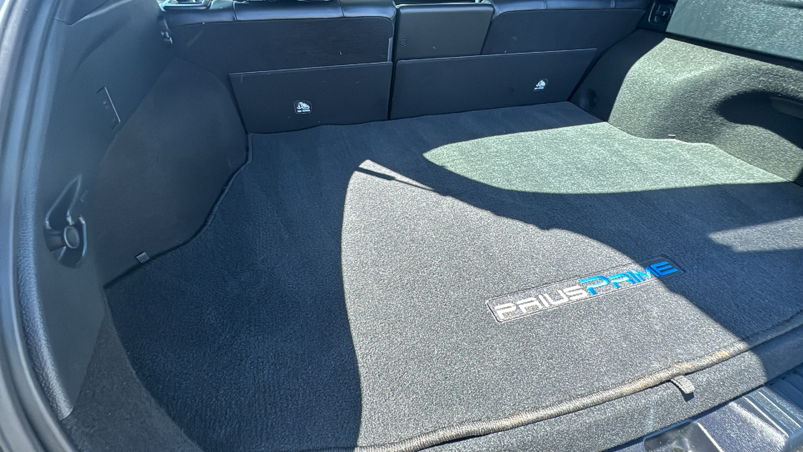 2018 Toyota Prius Prime Premium 18