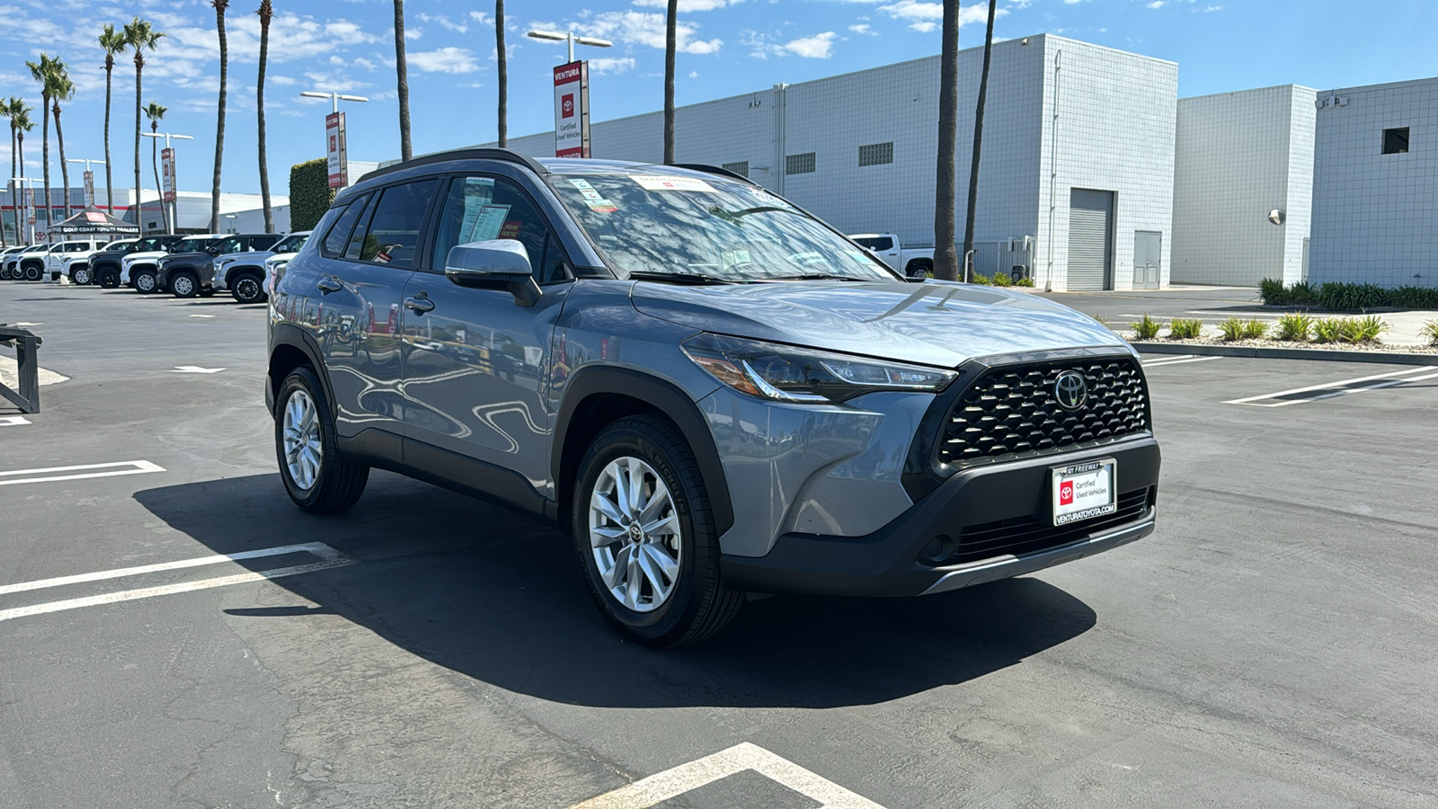 2023 Toyota Corolla Cross LE 1