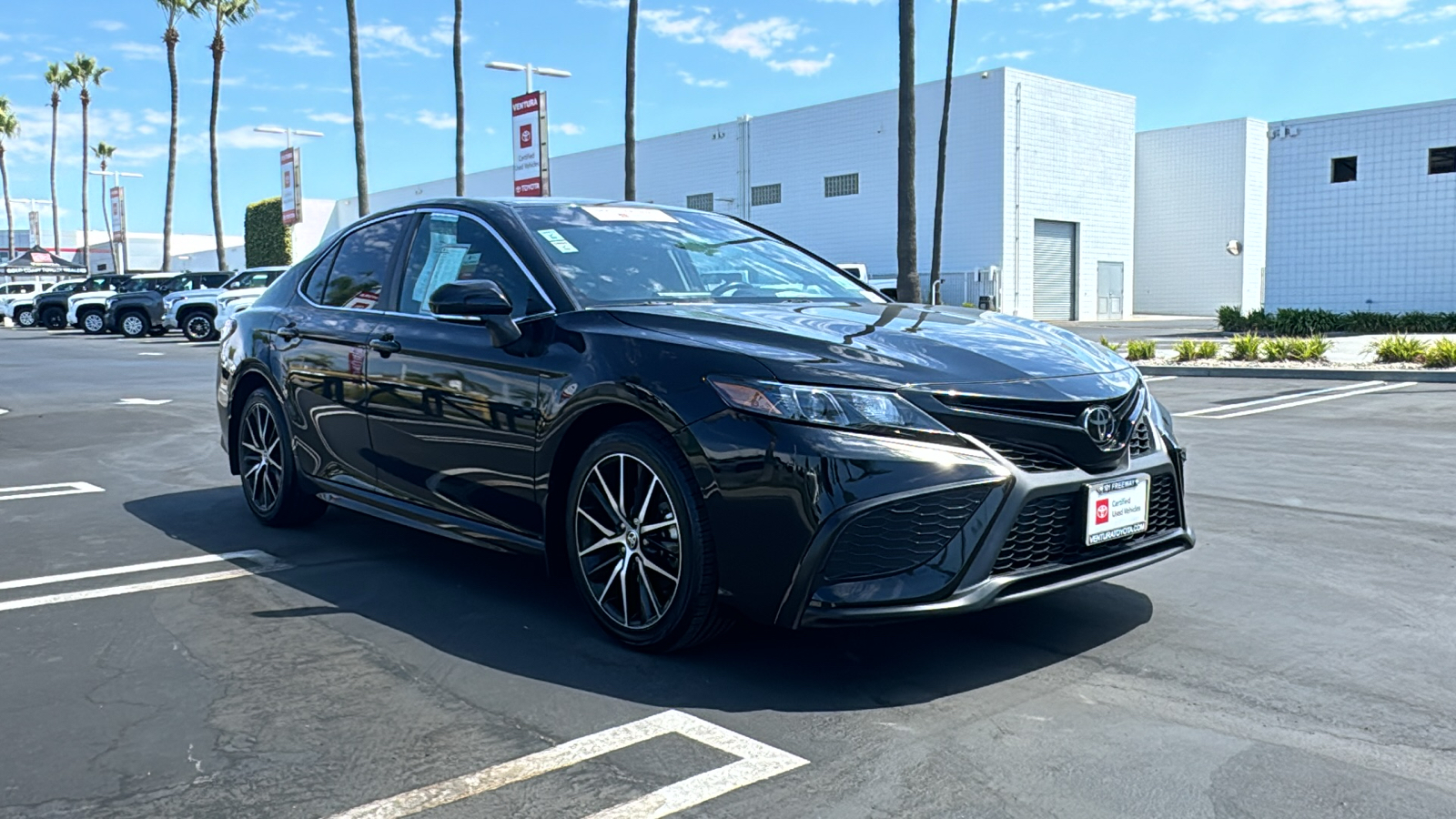 2023 Toyota Camry SE 1