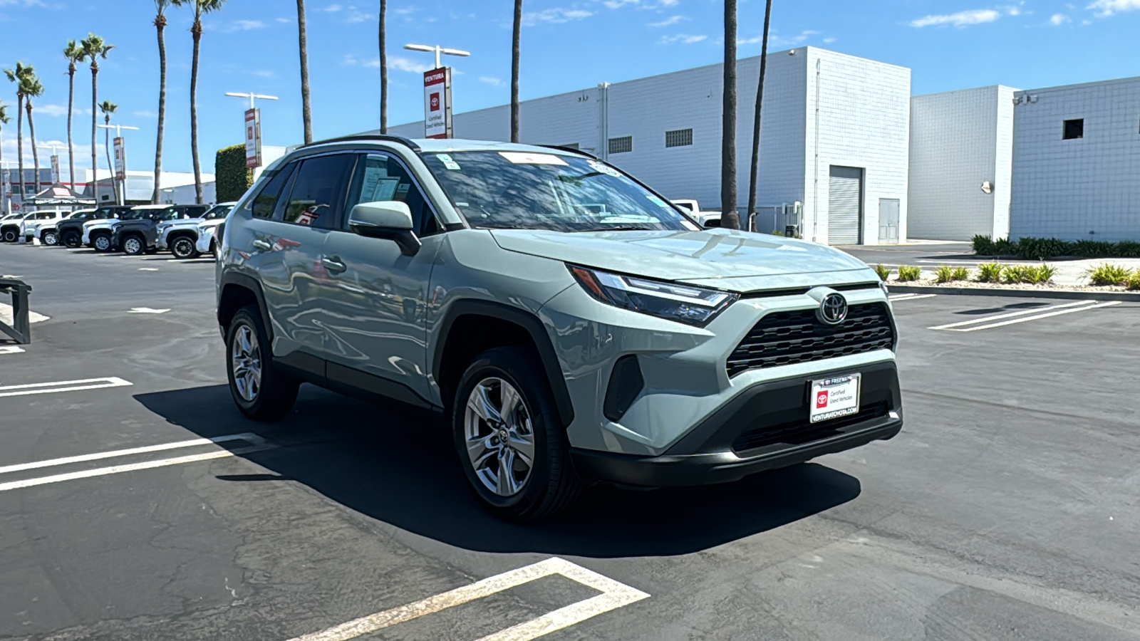 2022 Toyota RAV4 XLE 1