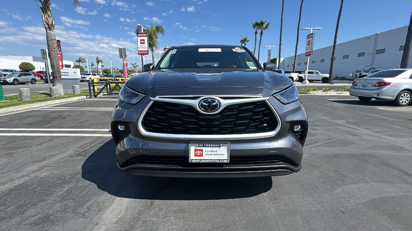 2023 Toyota Highlander LE 8