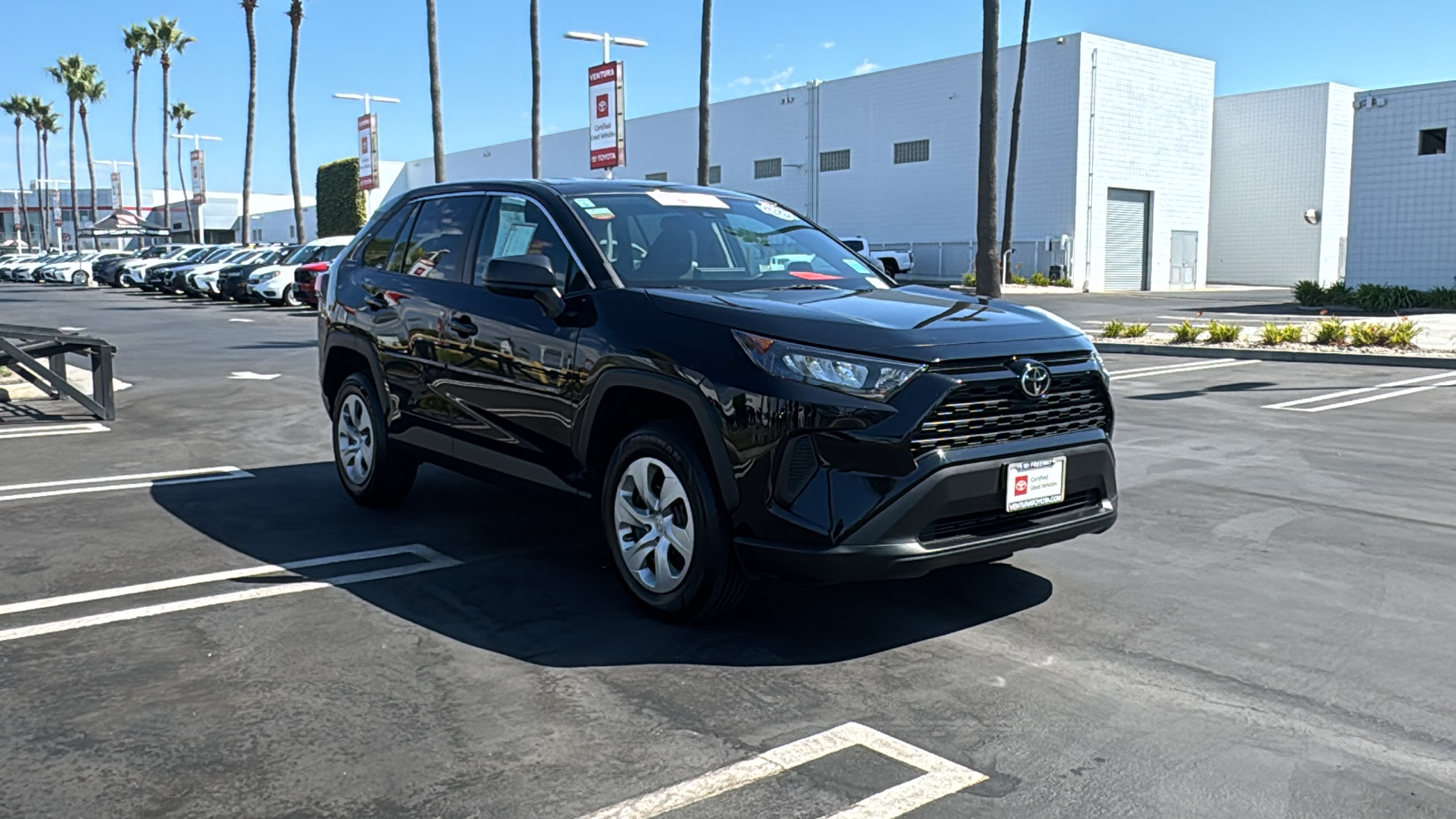 2022 Toyota RAV4 LE 1