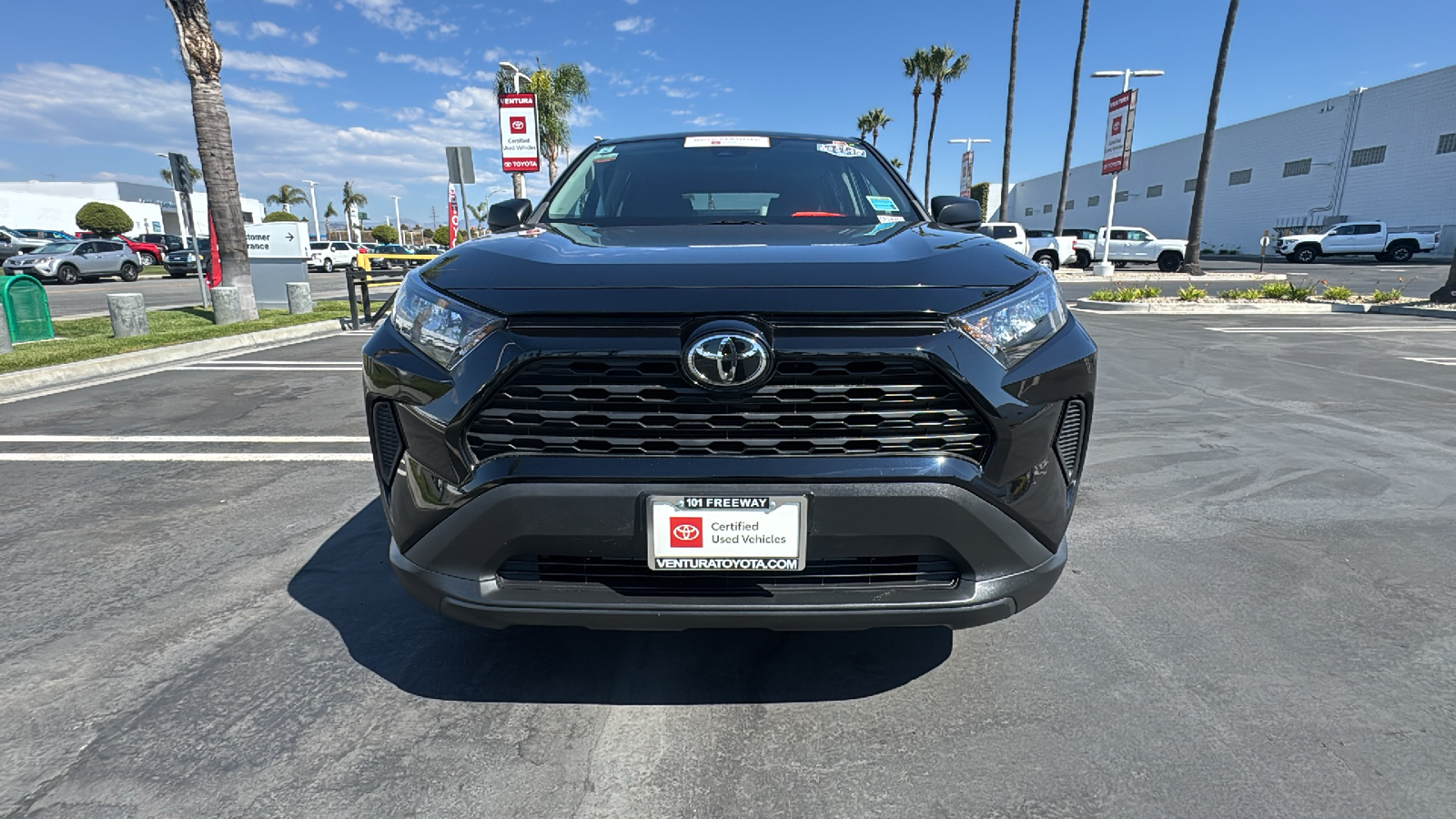 2022 Toyota RAV4 LE 8