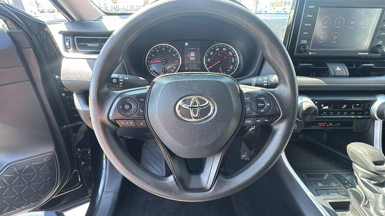 2022 Toyota RAV4 LE 16