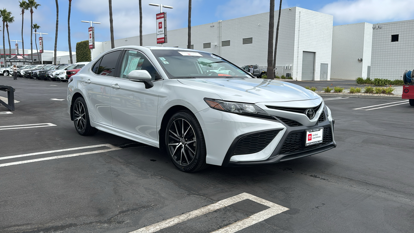 2023 Toyota Camry SE 1