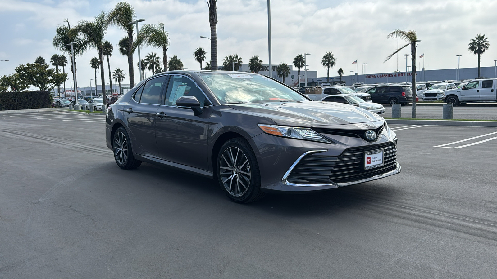 2023 Toyota Camry Hybrid XLE 1