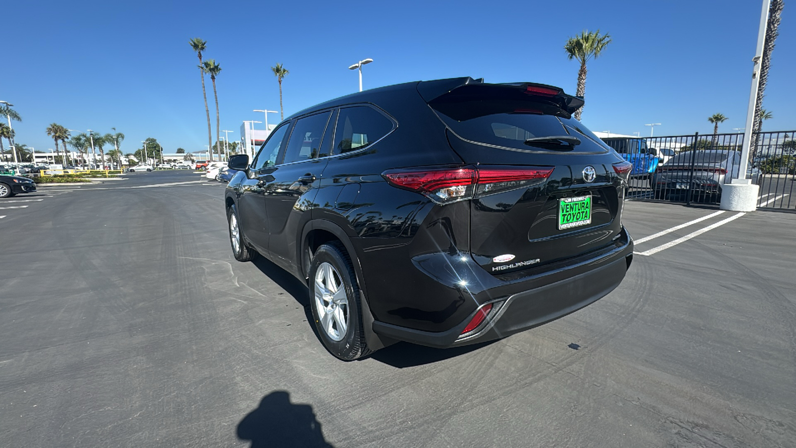 2023 Toyota Highlander LE 5