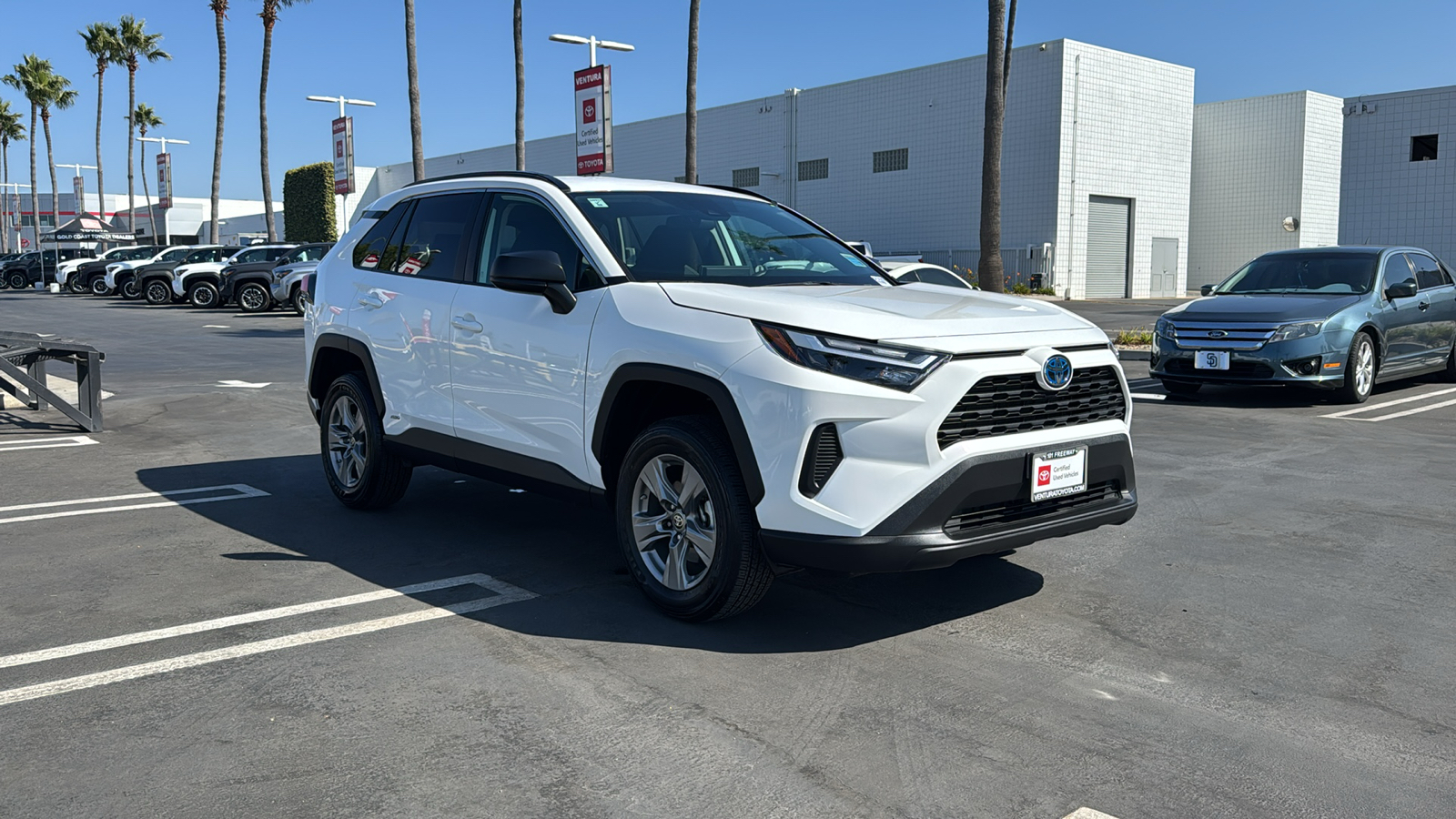 2024 Toyota RAV4 Hybrid LE 1