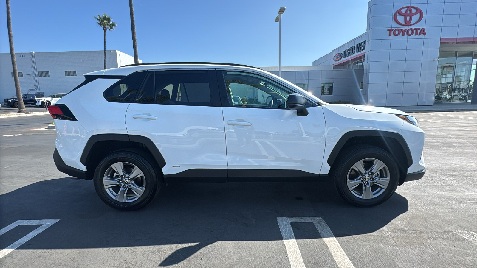 2024 Toyota RAV4 Hybrid LE 2