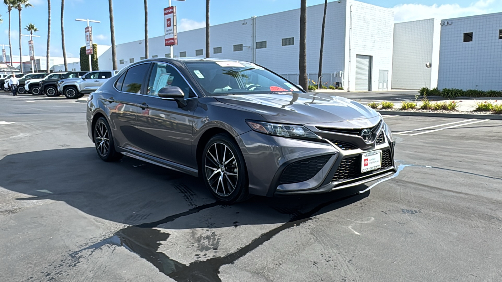 2023 Toyota Camry SE 1