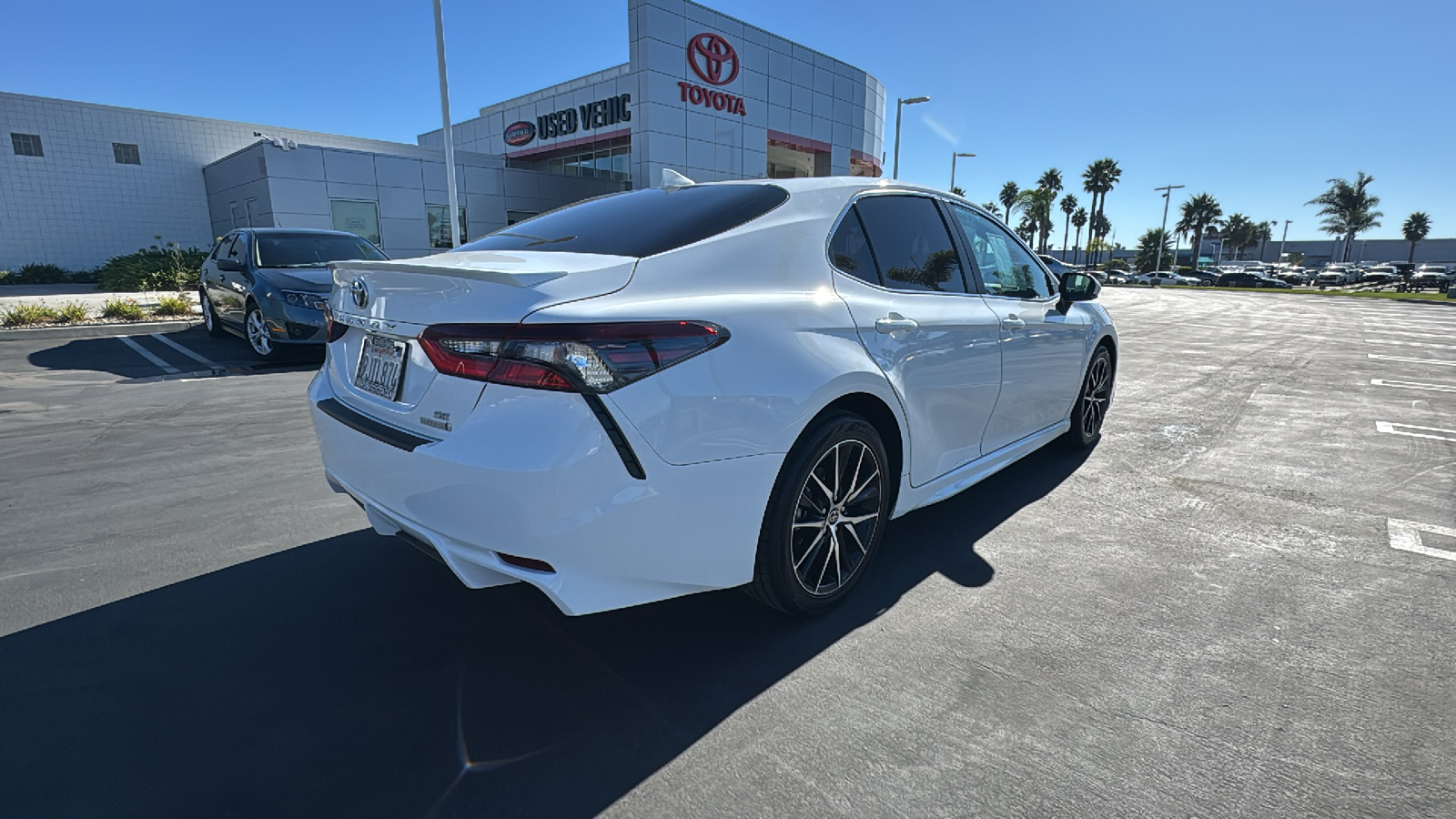 2024 Toyota Camry Hybrid SE 3