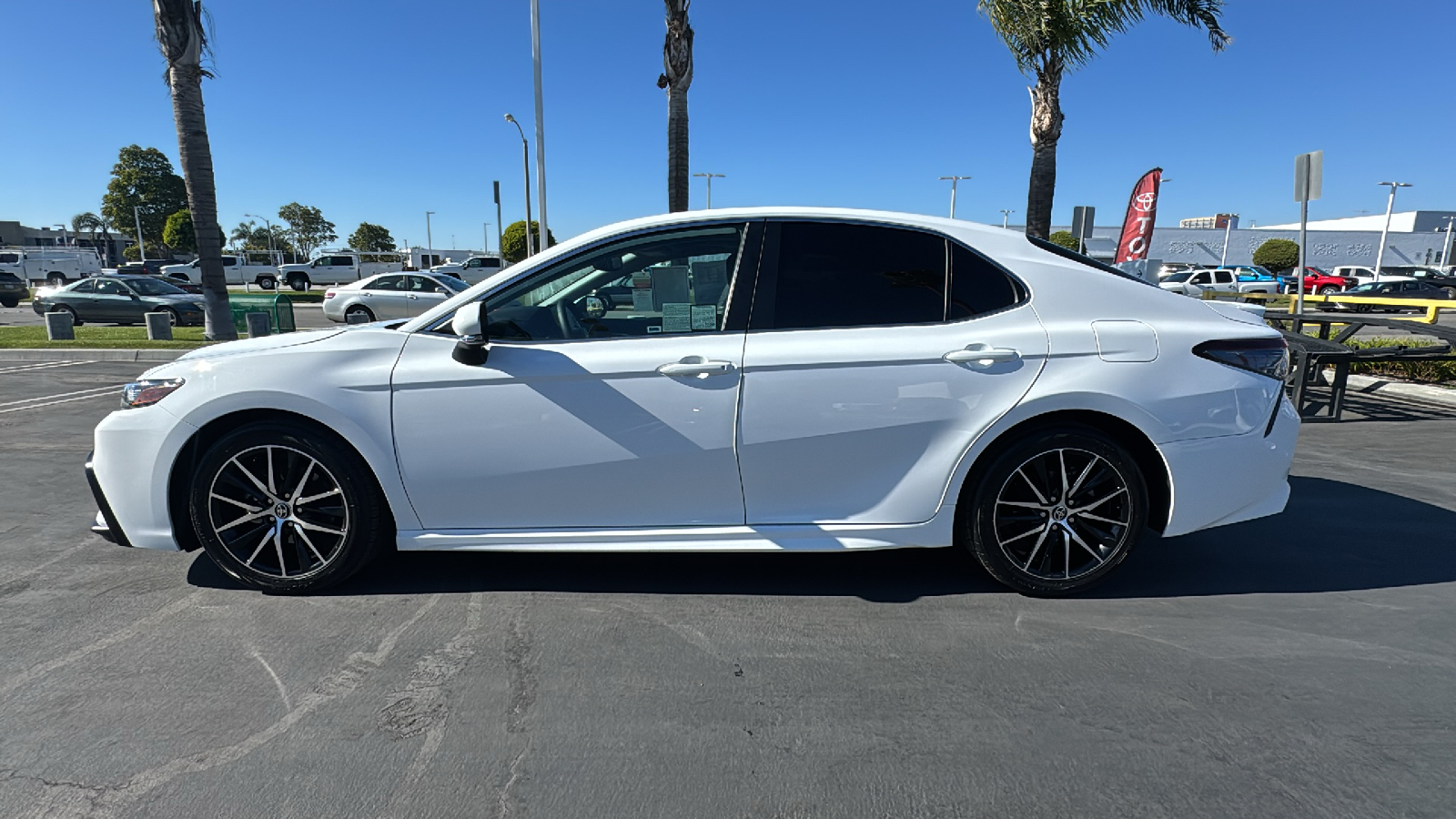 2024 Toyota Camry Hybrid SE 6