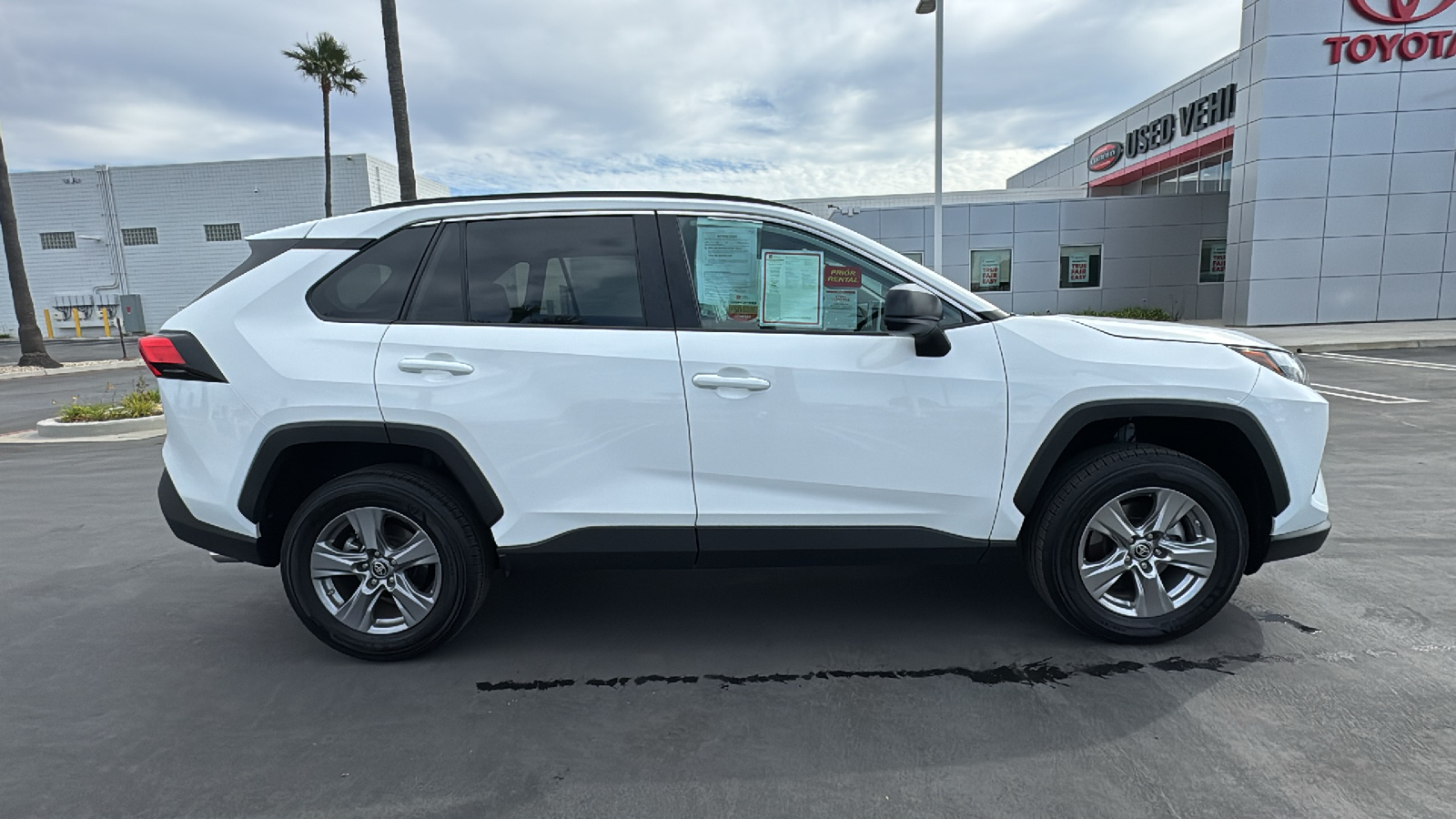 2024 Toyota RAV4 Hybrid LE 2