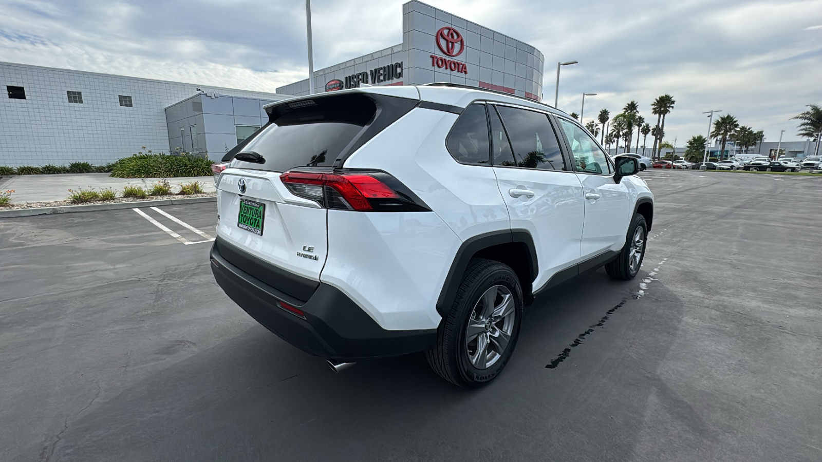 2024 Toyota RAV4 Hybrid LE 3