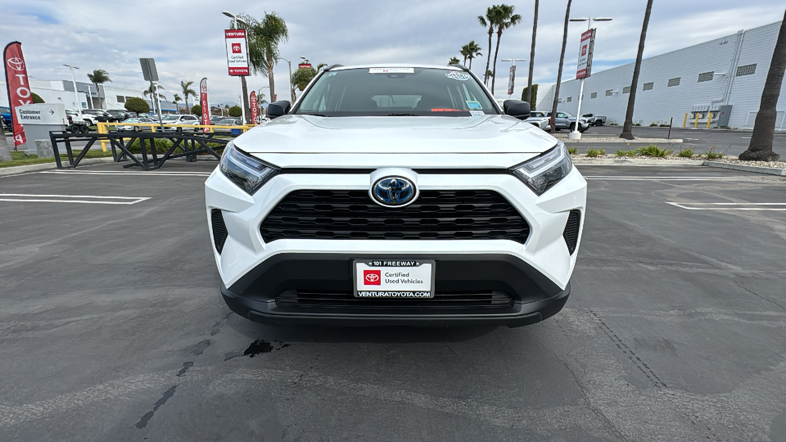 2024 Toyota RAV4 Hybrid LE 8