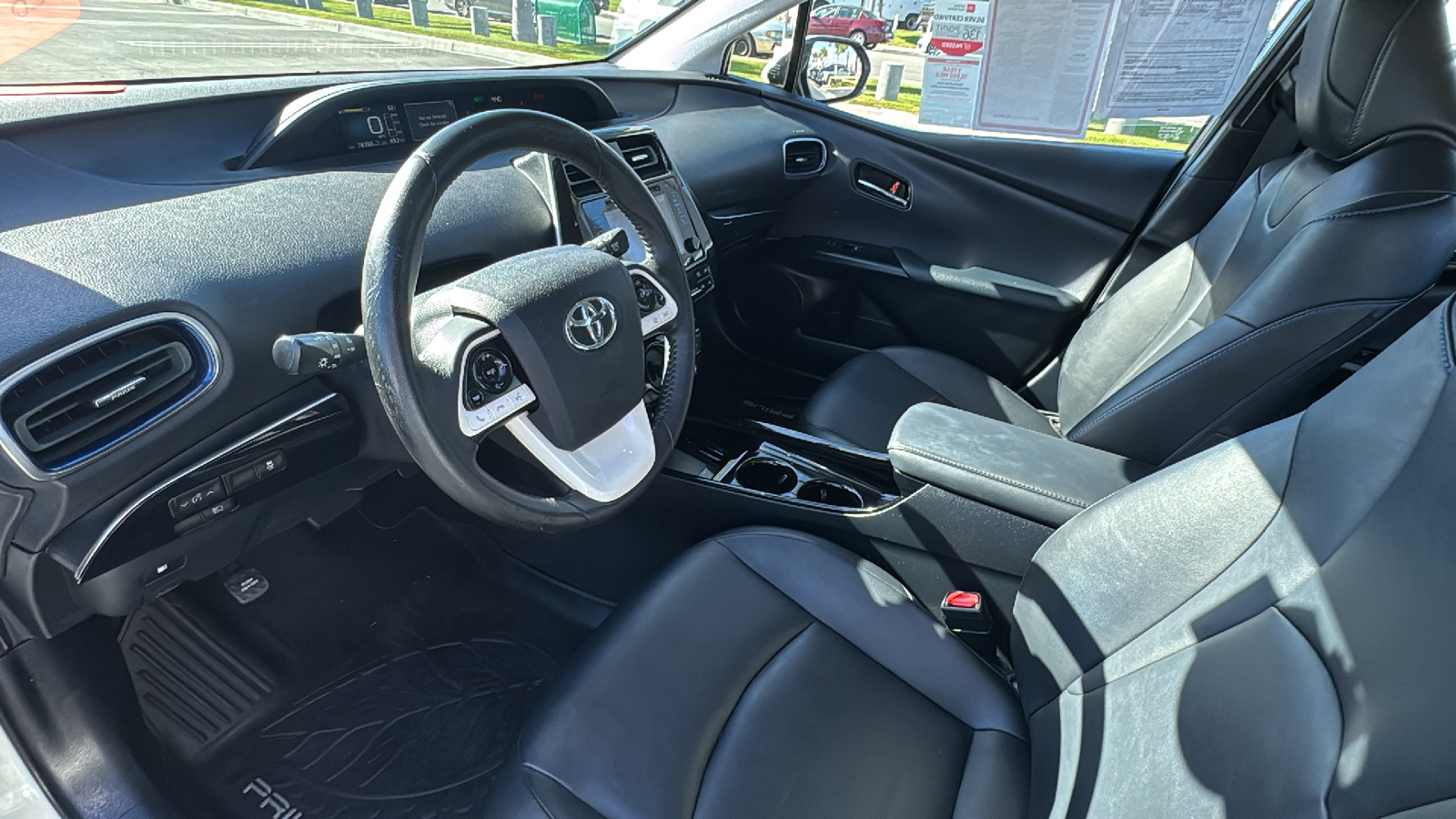 2017 Toyota Prius Four Touring 13