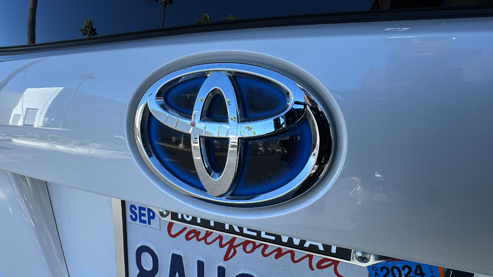 2017 Toyota Prius Four Touring 26