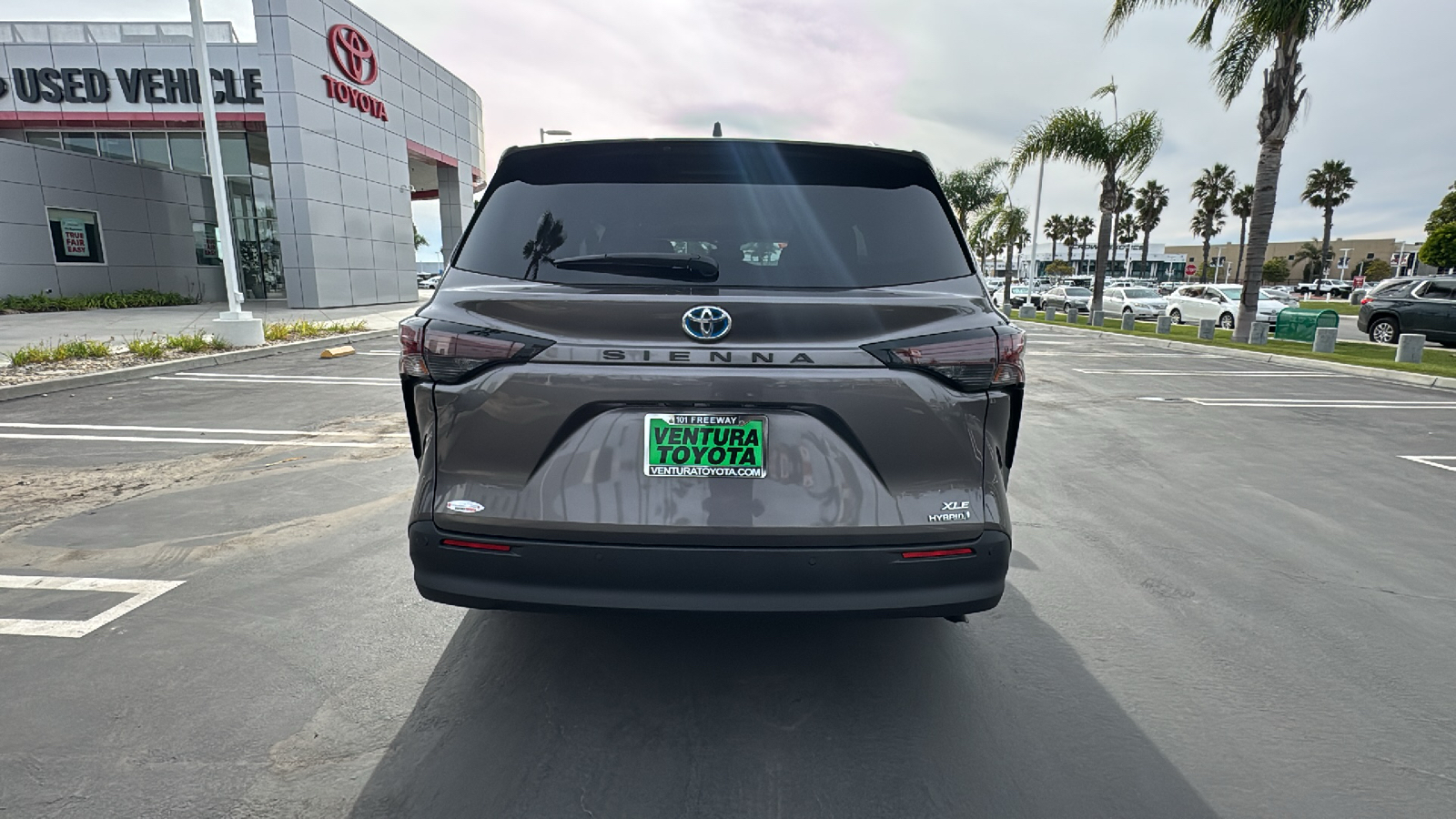 2023 Toyota Sienna XLE 4