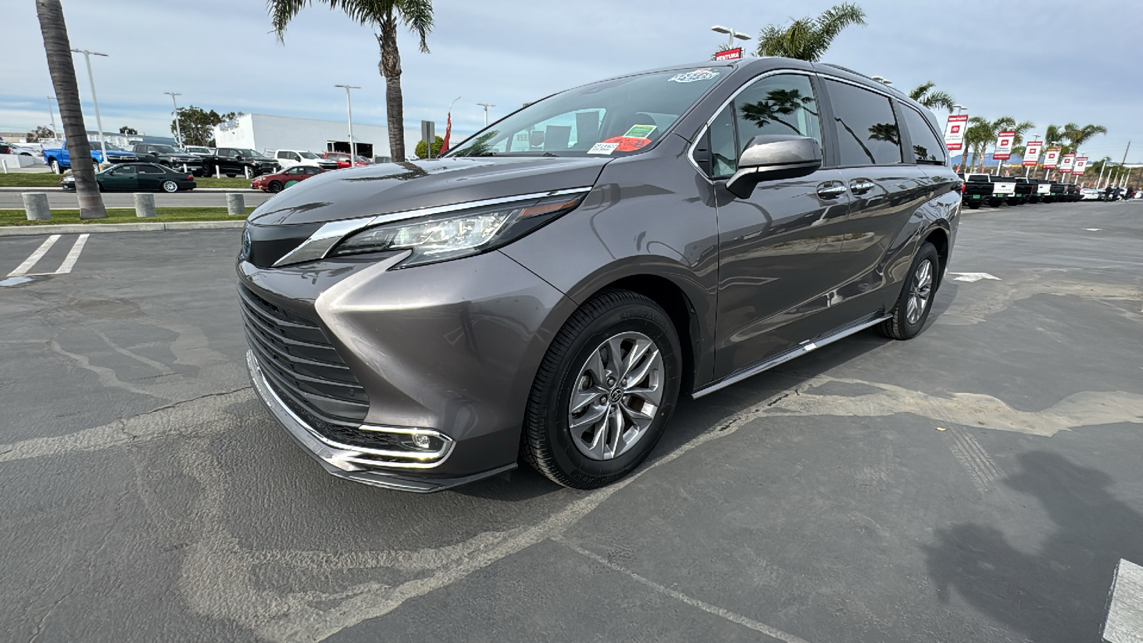 2023 Toyota Sienna XLE 7