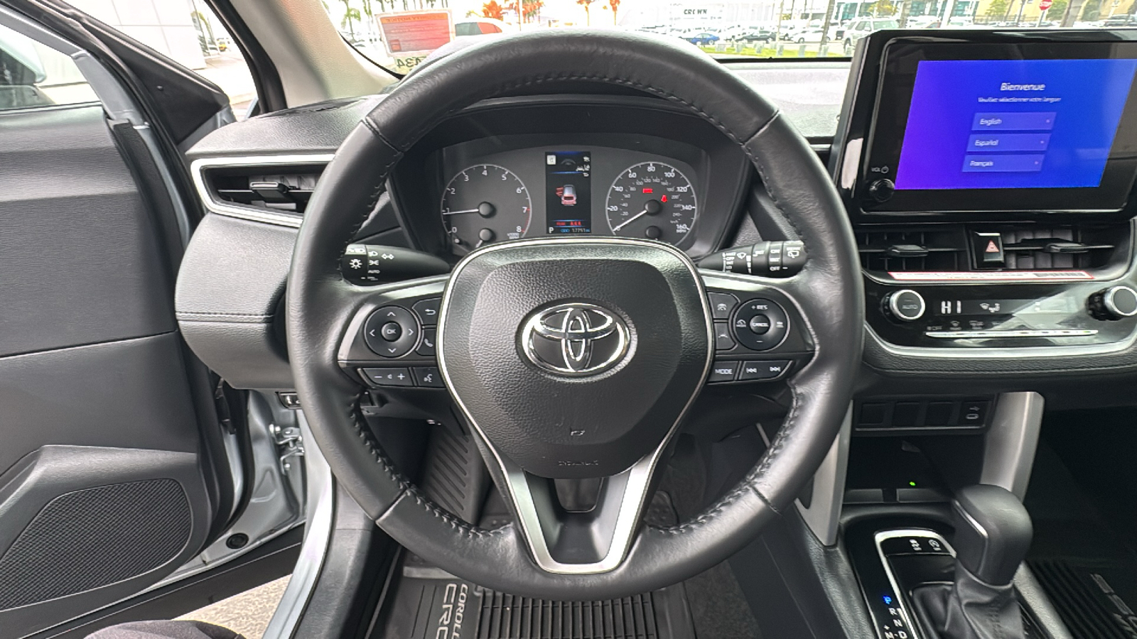 2024 Toyota Corolla Cross LE 16