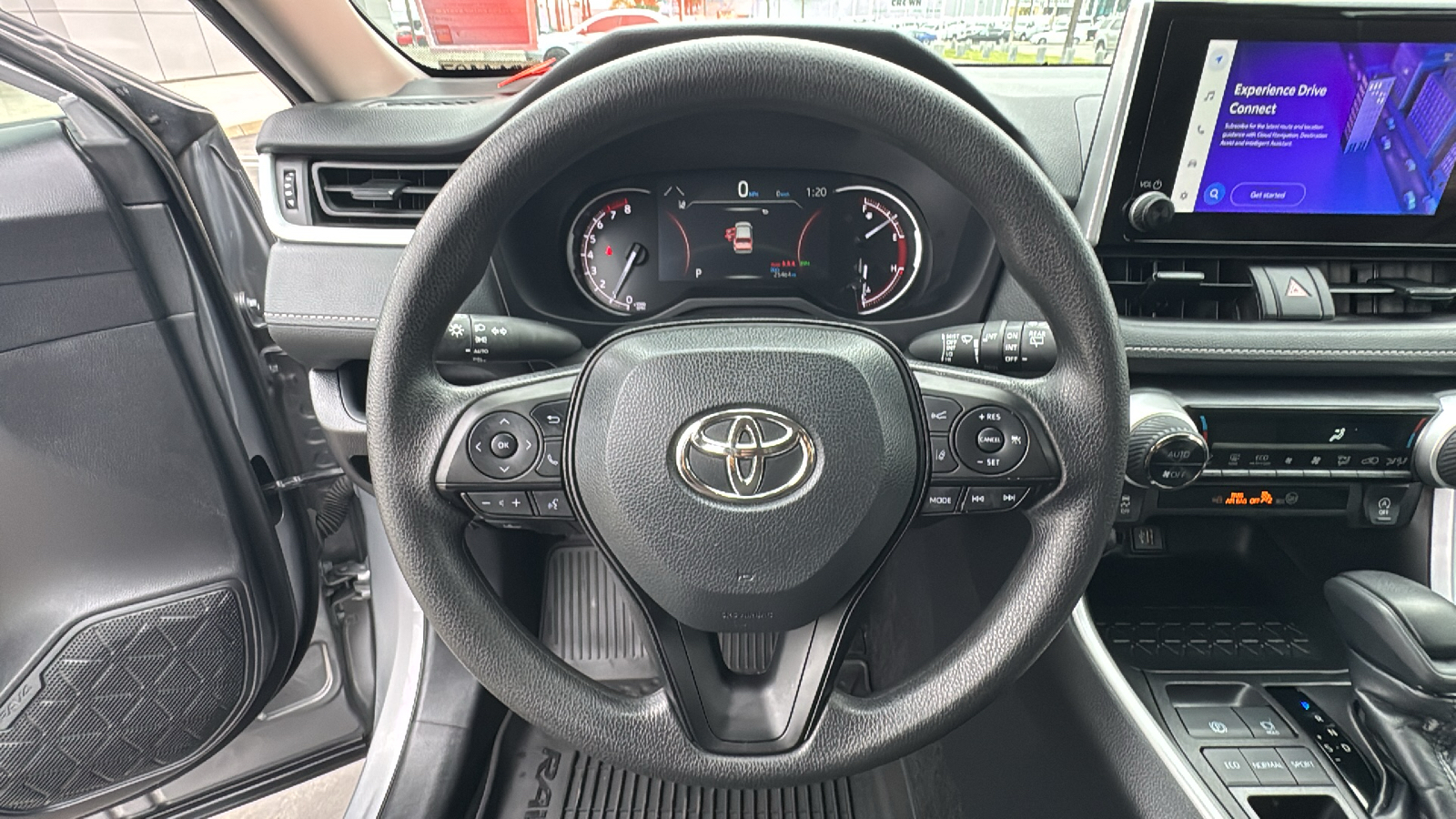 2024 Toyota RAV4 XLE 16