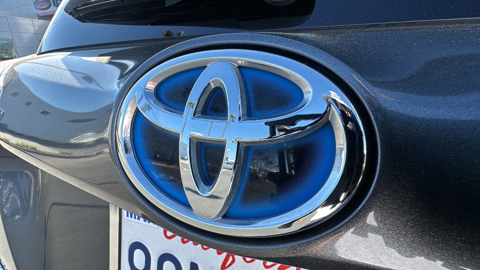 2018 Toyota RAV4 Hybrid Limited 28