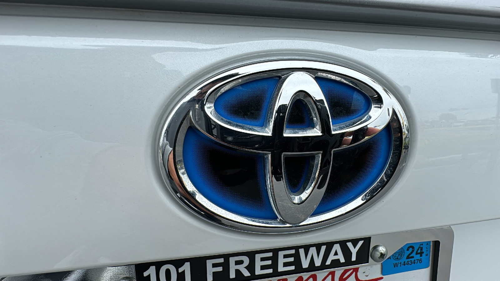 2023 Toyota RAV4 Hybrid XSE 28
