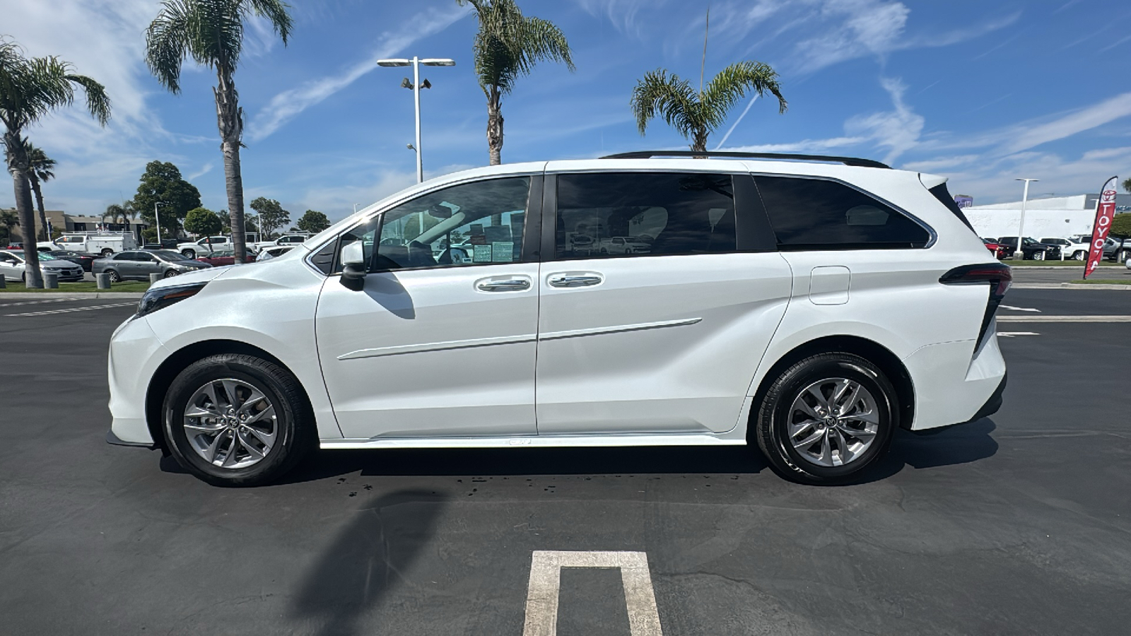 2024 Toyota Sienna XLE 6