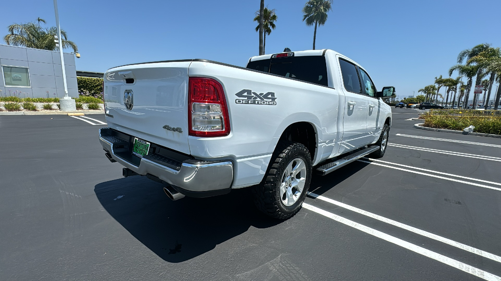 2022 Ram 1500 Big Horn 4x4 Crew Cab 64 Box 3