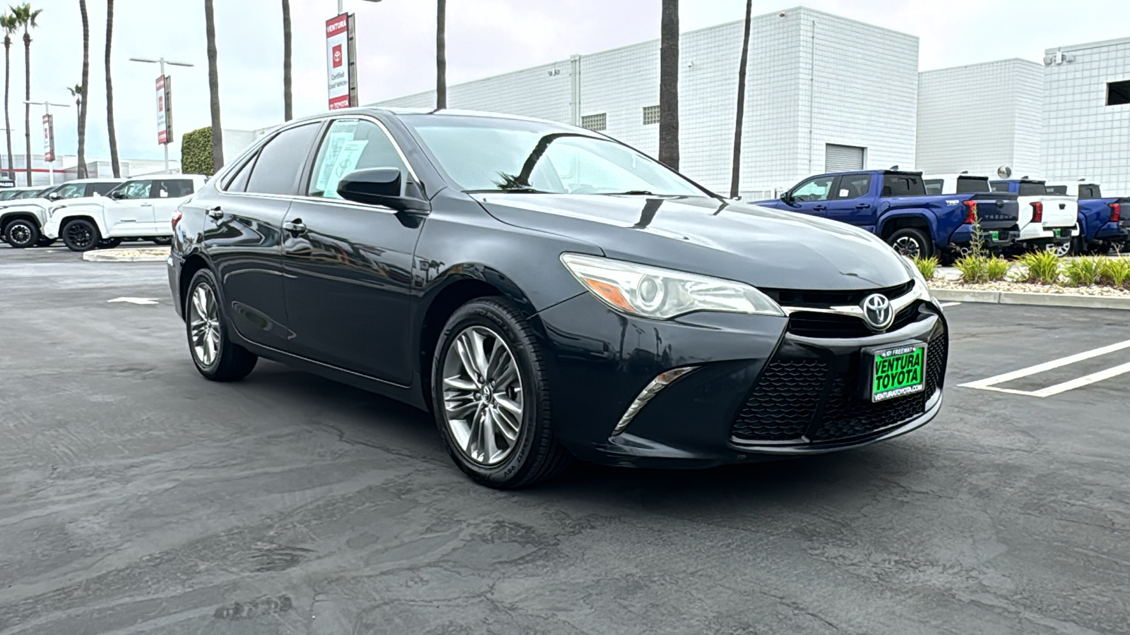 2015 Toyota Camry SE 1