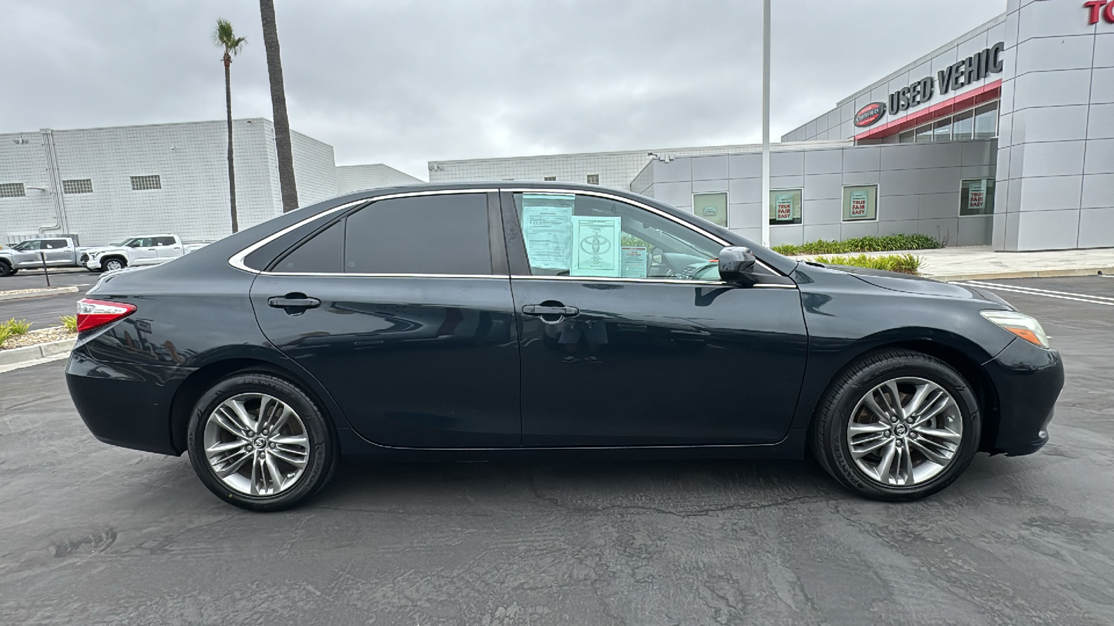 2015 Toyota Camry SE 2