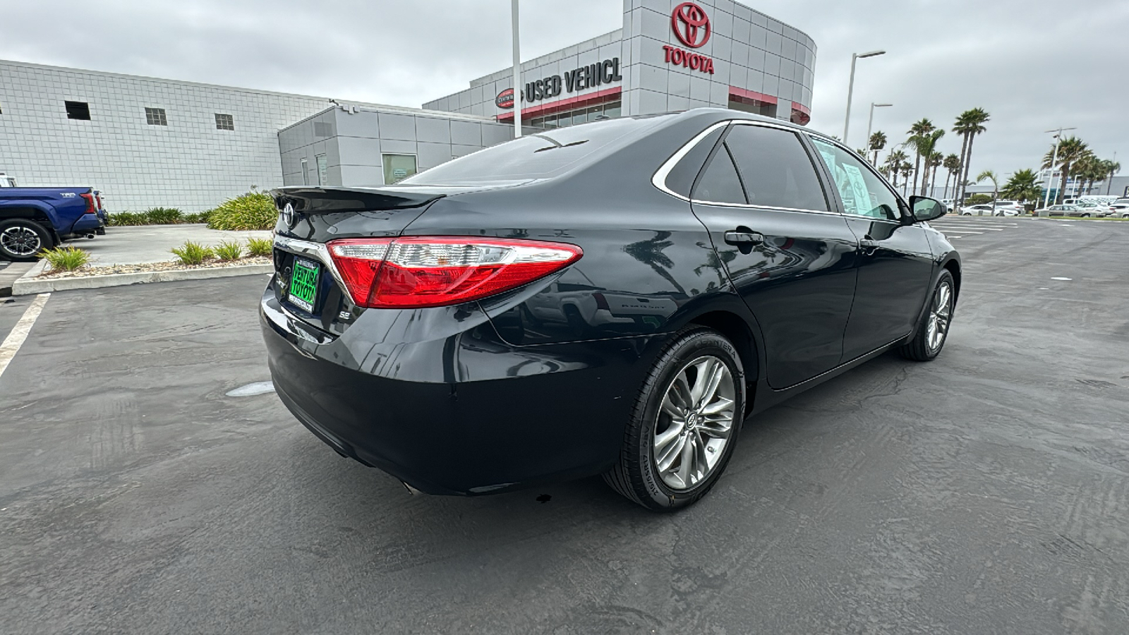 2015 Toyota Camry SE 3