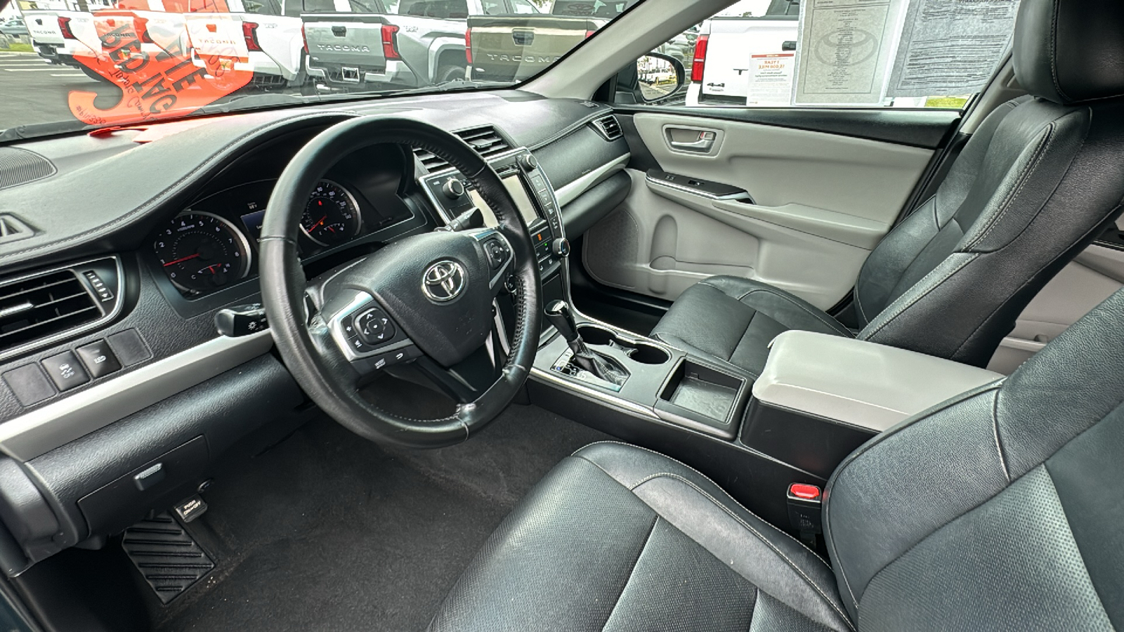 2015 Toyota Camry SE 13