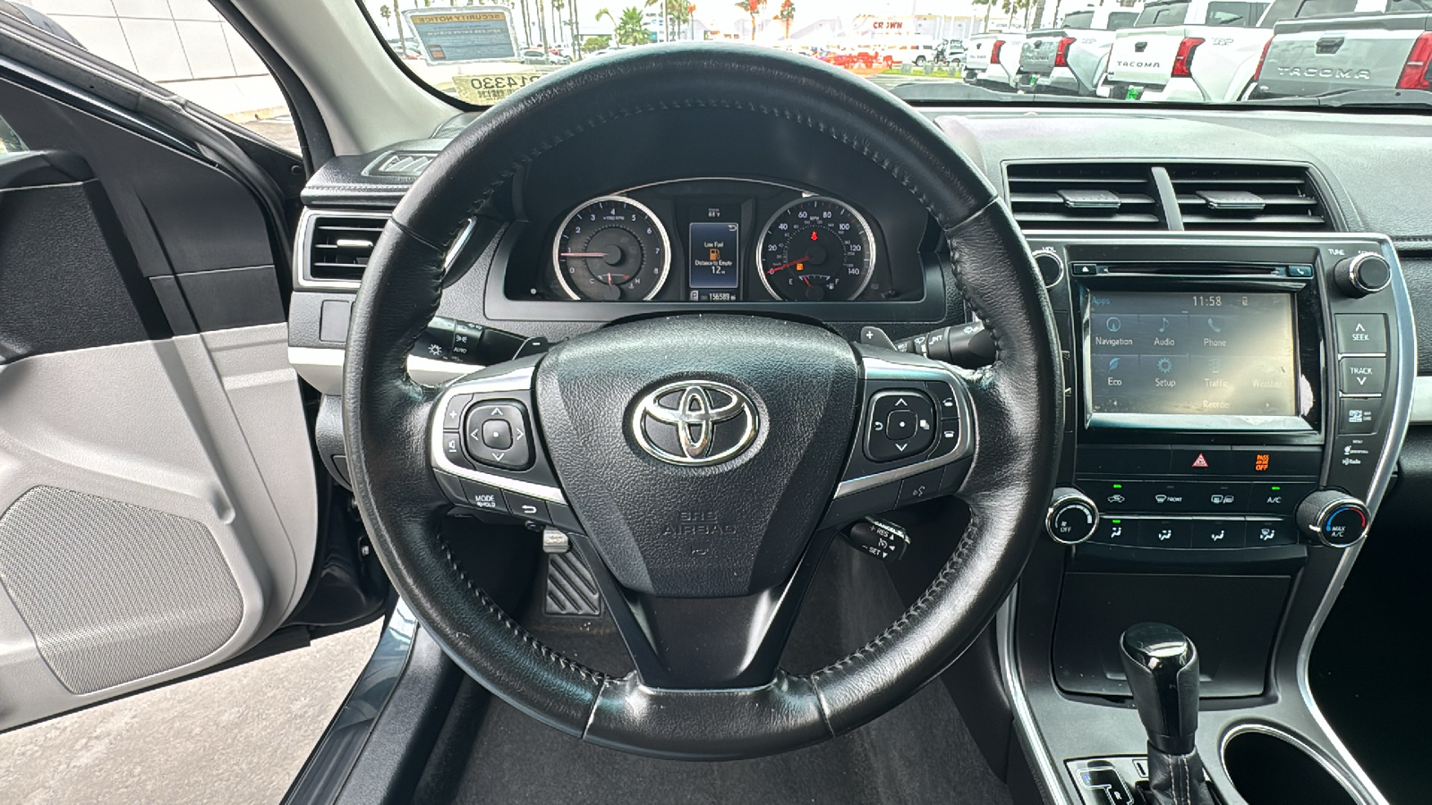 2015 Toyota Camry SE 16