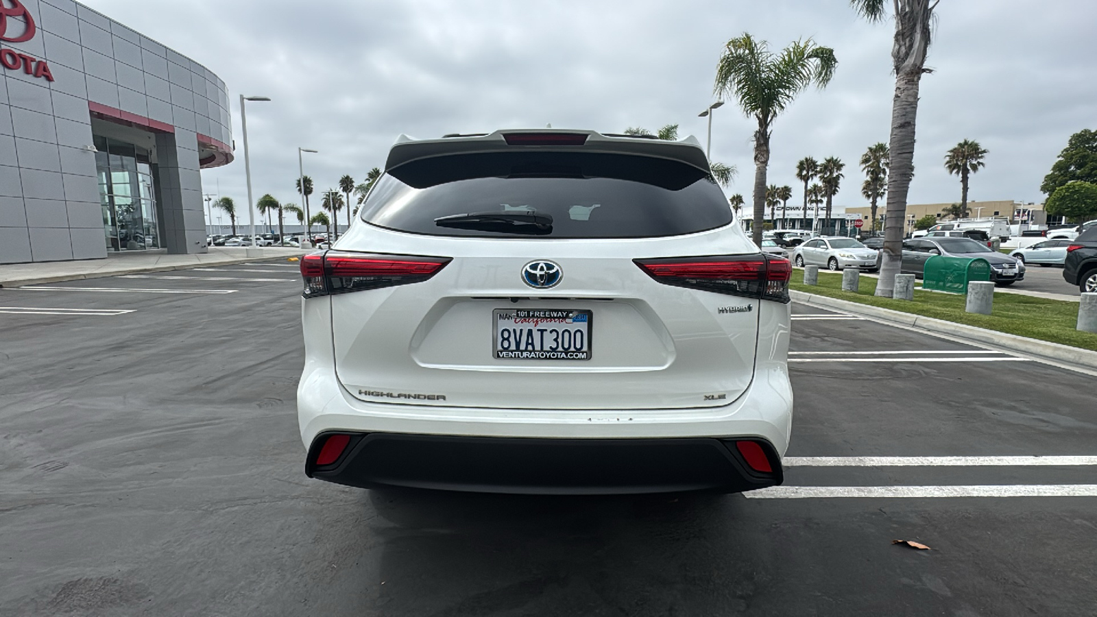 2021 Toyota Highlander Hybrid XLE 4