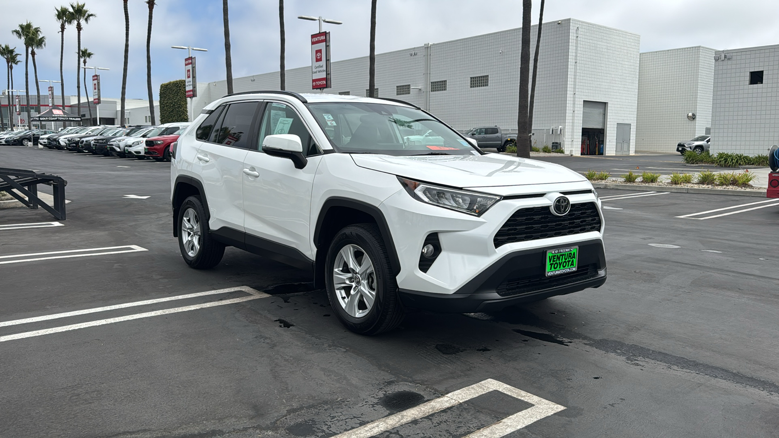 2021 Toyota RAV4 XLE 1