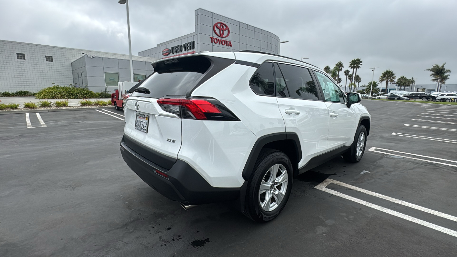 2021 Toyota RAV4 XLE 3