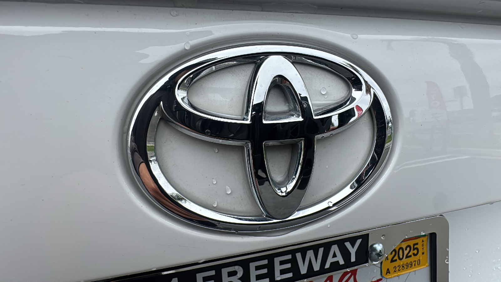 2021 Toyota RAV4 XLE 26