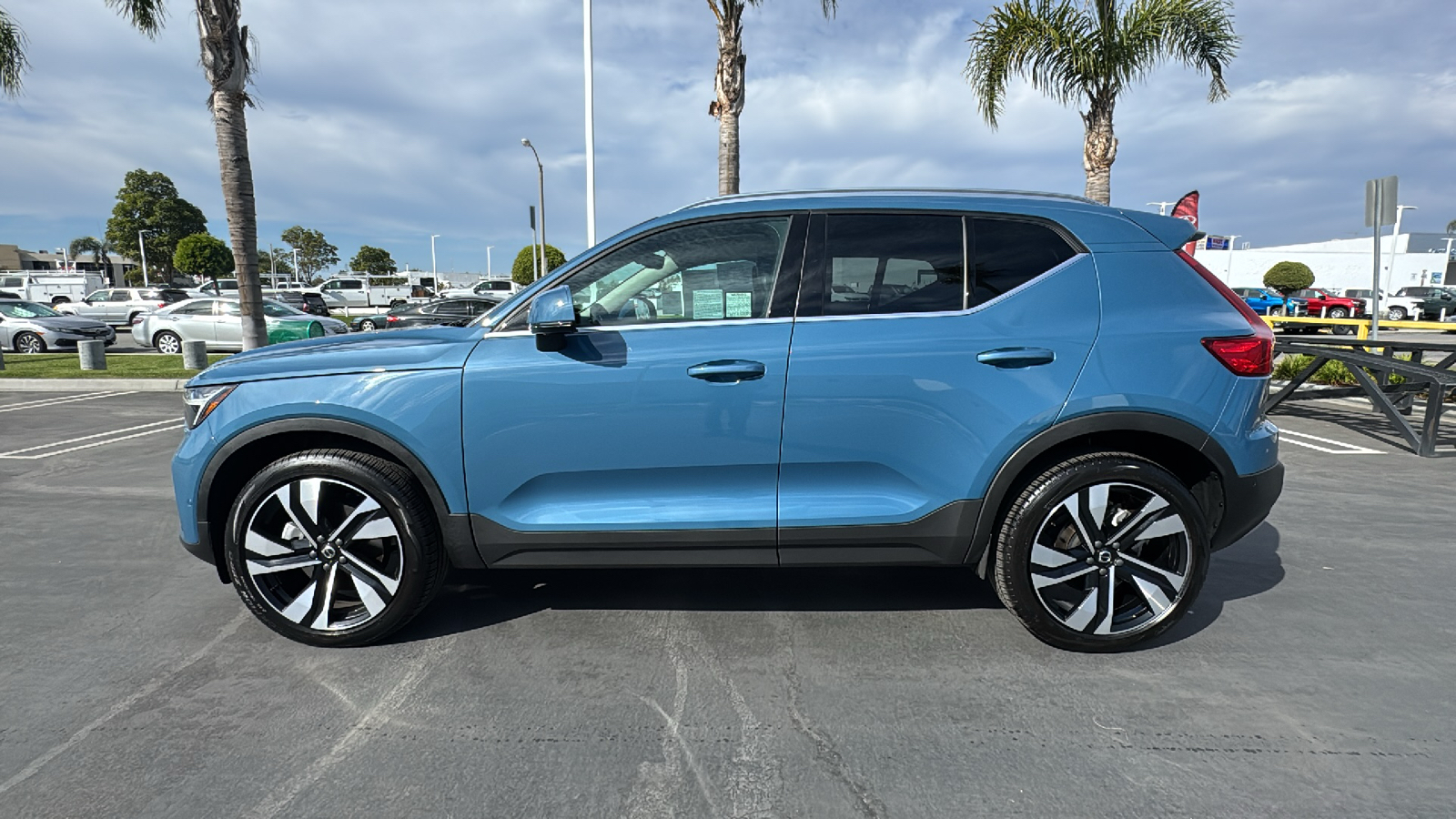 2024 Volvo XC40 Plus Bright Theme 6