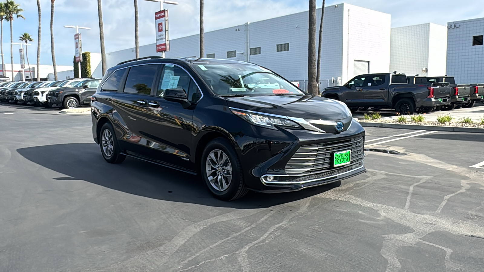 2021 Toyota Sienna XLE 1