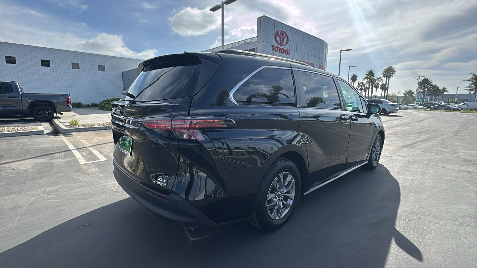 2021 Toyota Sienna XLE 3