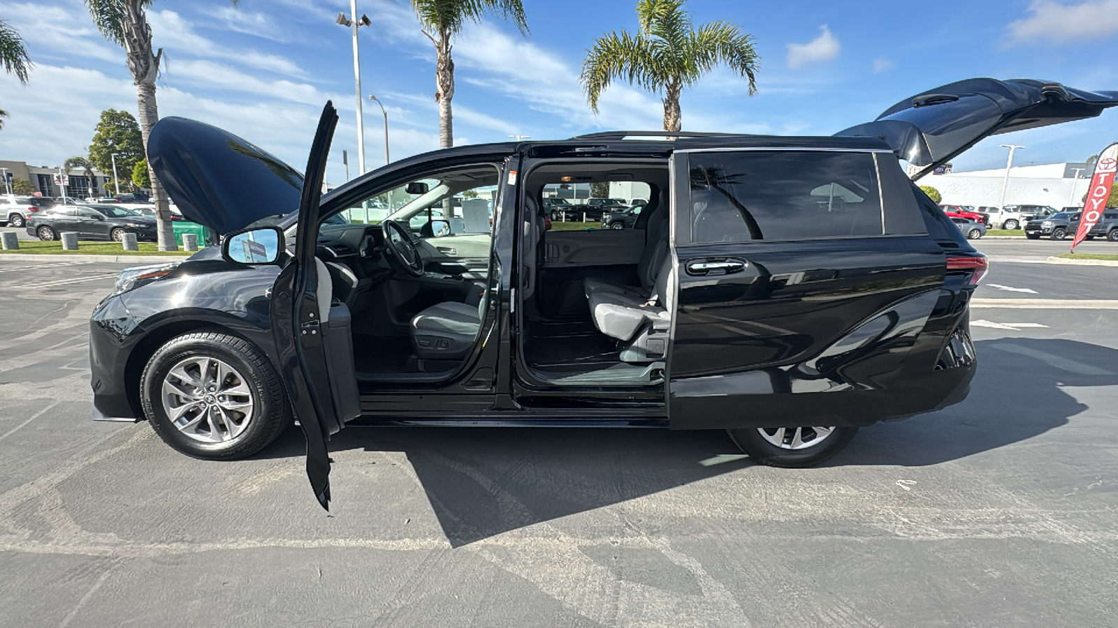 2021 Toyota Sienna XLE 11