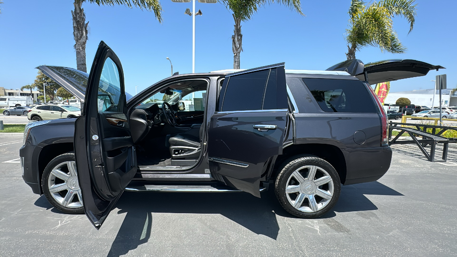 2017 Cadillac Escalade Luxury 11