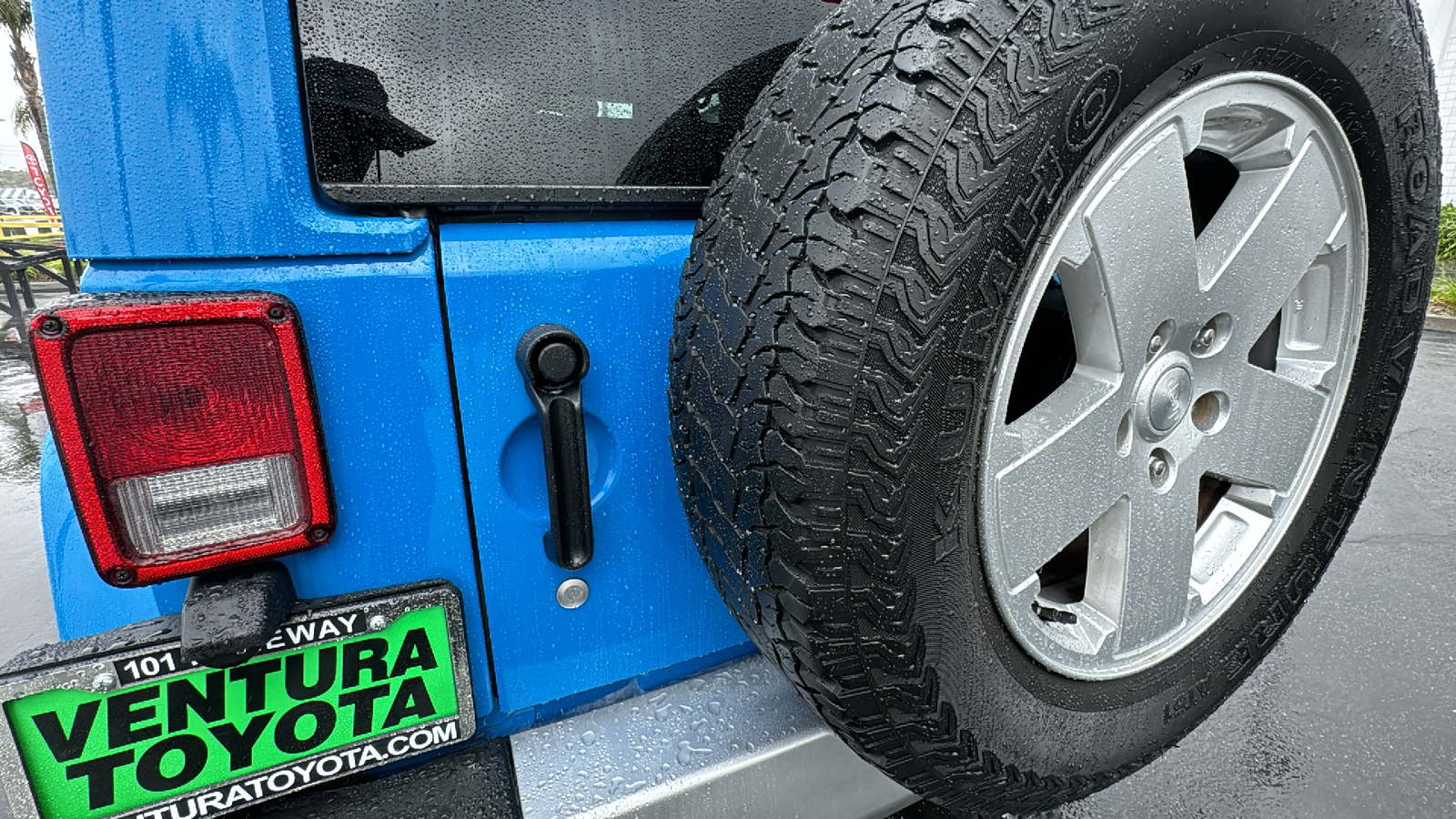 2012 Jeep Wrangler Unlimited Sahara 23