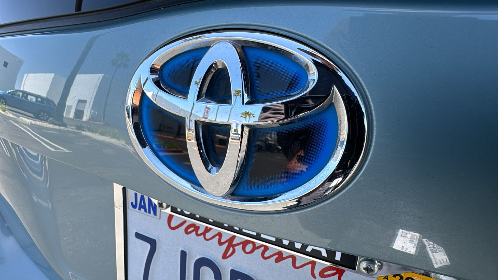 2015 Toyota Prius Three 26