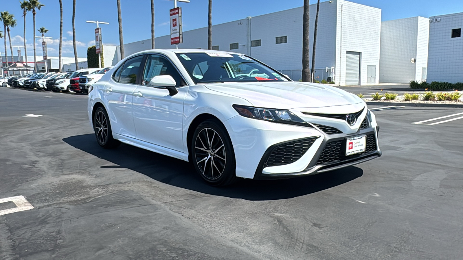 2022 Toyota Camry SE 1