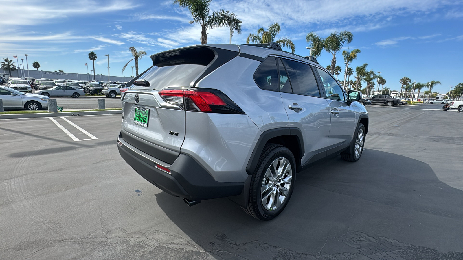 2024 Toyota RAV4 XLE Premium 3