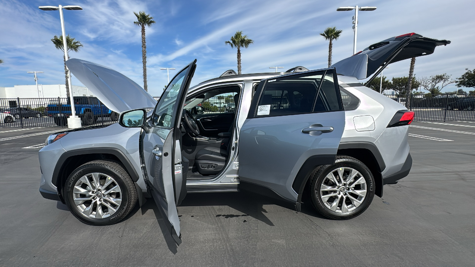 2024 Toyota RAV4 XLE Premium 11